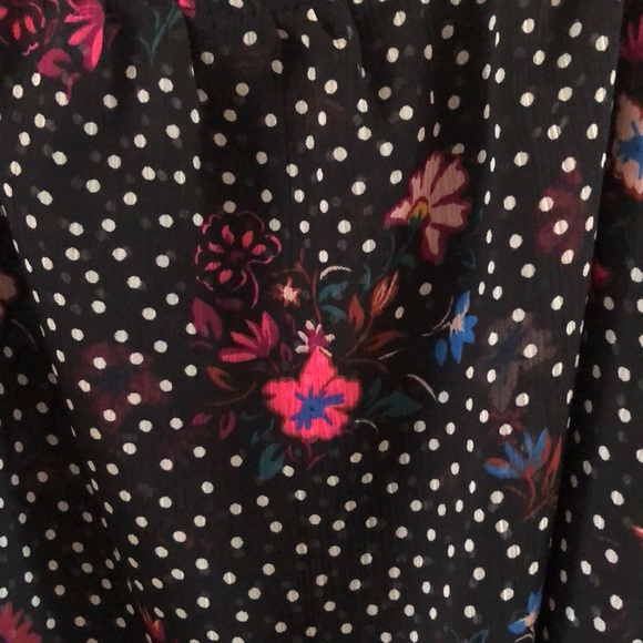 Cold shoulder top - Picture 2 of 4